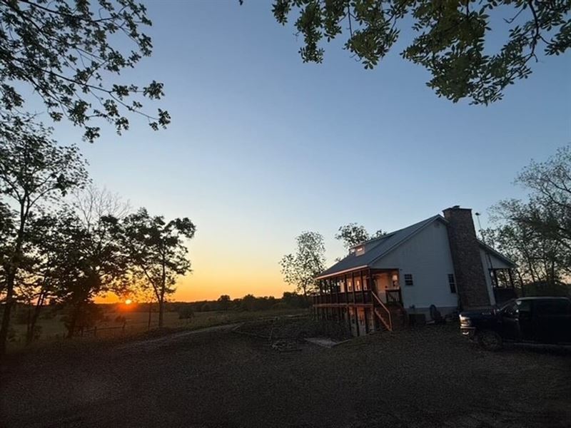 145 Acres, 3 Bedroom 3 1/2 Baths, 5 : West Plains : Howell County : Missouri