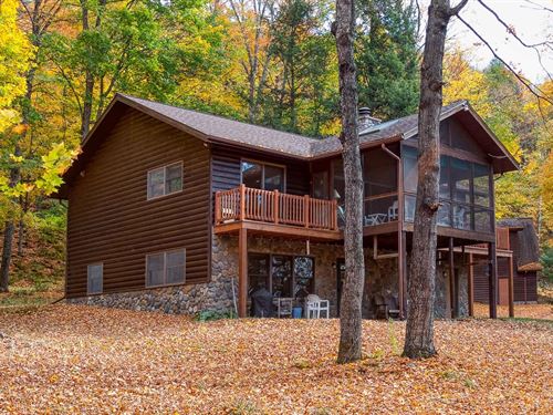 Smoky Lake Home : Stambaugh : Iron County : Michigan