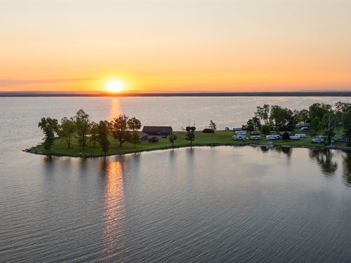 Oneida Lakefront Gem : Lenox : Madison County : New York