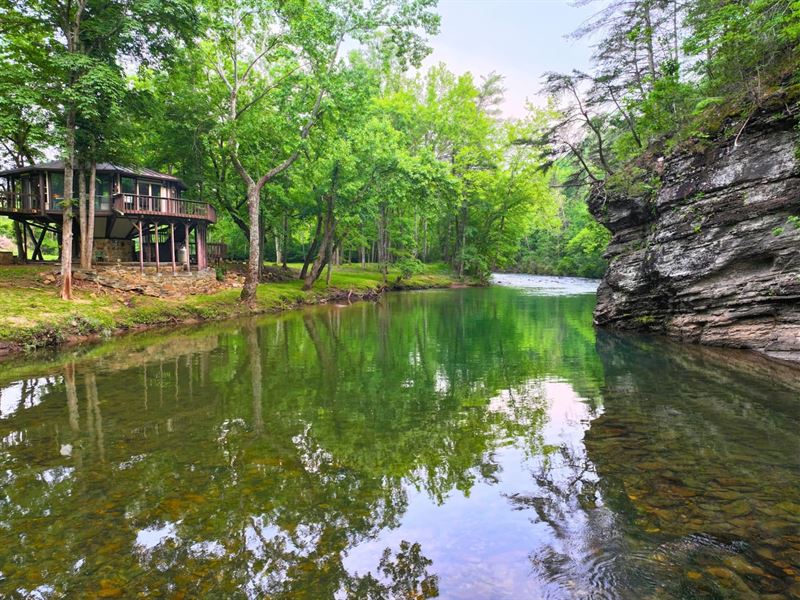 Crystal Cliffs 12 Creekside, Na : Covington : Alleghany County : Virginia