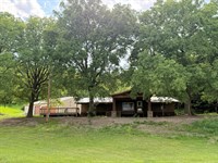 River View Property, Cabin With 10 : Wynot : Cedar County : Nebraska