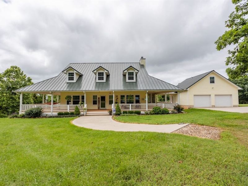 Secluded Luxury in The Foothills : Powell : McDonald County : Missouri