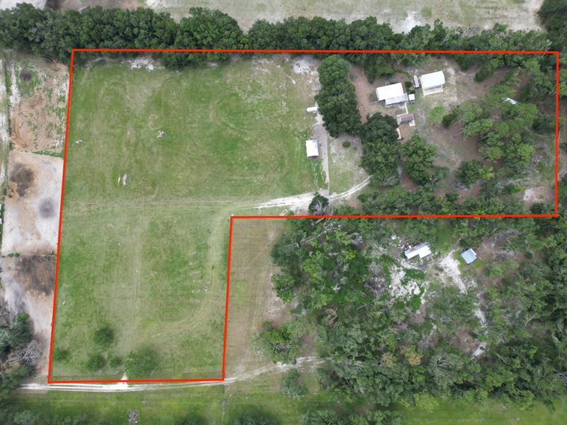 Stunning 10 AC Horse Farm : McAlpin : Suwannee County : Florida