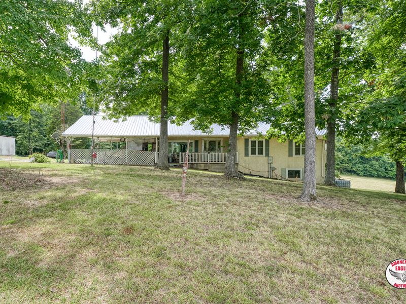 Home & 24 +/- Acres : Alpine : Overton County : Tennessee