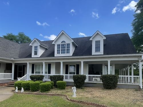 True Farmhouse with 4 Broiler House : Danielsville : Madison County : Georgia
