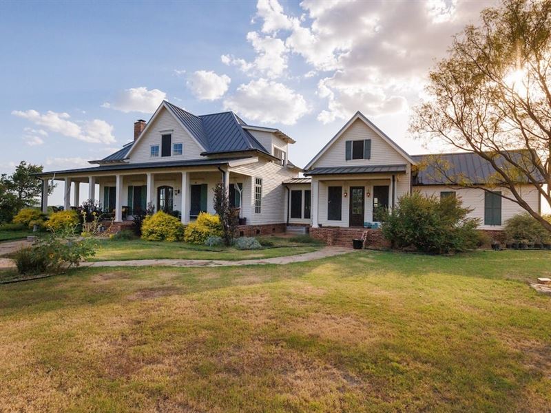 Farmhouse Ranch : Graham : Young County : Texas