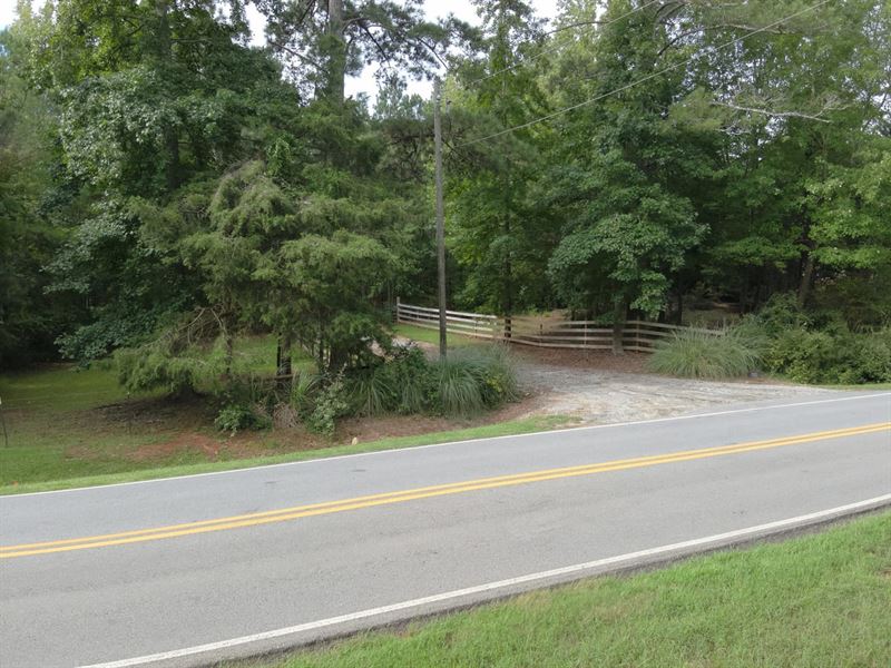 The Outdoorsman's Dream and a Great : Griffin : Spalding County : Georgia