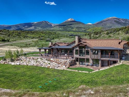 An Heirloom-Quality Ranch Estate : Cotopaxi : Fremont County : Colorado