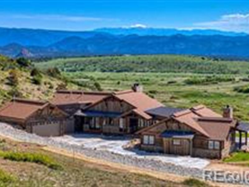 An Heirloom-Quality Ranch Estate : Cotopaxi : Fremont County : Colorado