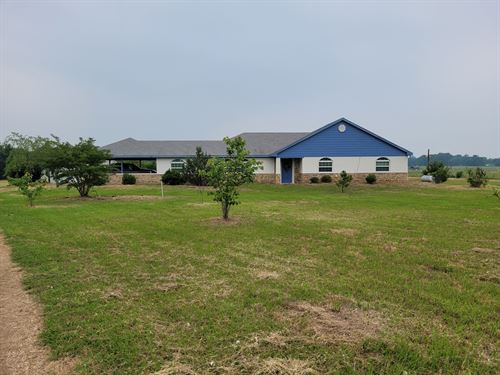 Country Home on 10 Acres with Pond : Detroit : Lamar County : Texas