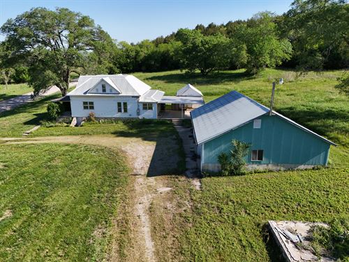 Pleasant Grove Farmhouse : Baldwin City : Douglas County : Kansas