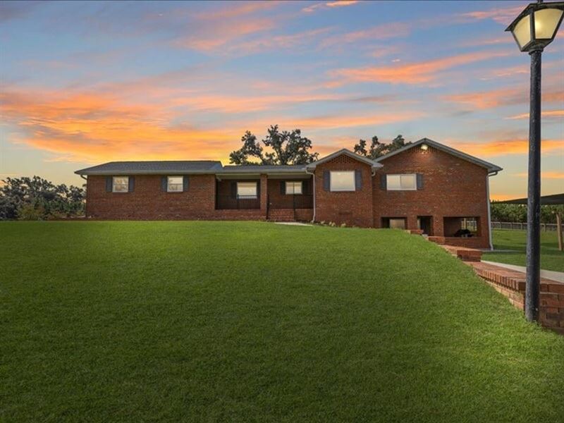 Turnkey 30-Acre Equestrian Estate : Madison : Madison County : Florida