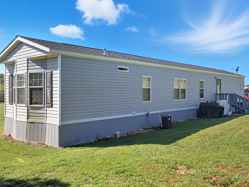 Perfect Blend of Comfort & Country : Caulfield : Howell County : Missouri