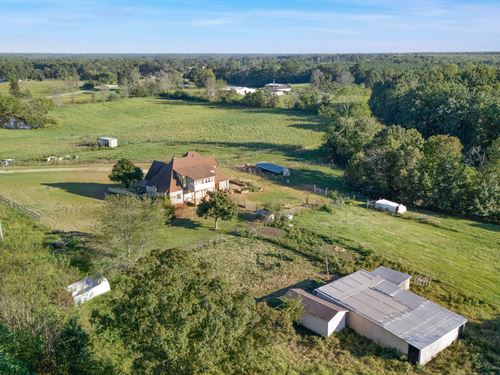 Expansive 60 Acre Tudor Estate : Lawrenceburg : Wayne County : Tennessee