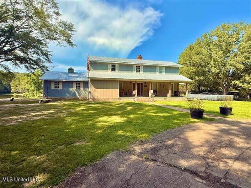Spacious Home with Private Lake : Wesson : Copiah County : Mississippi