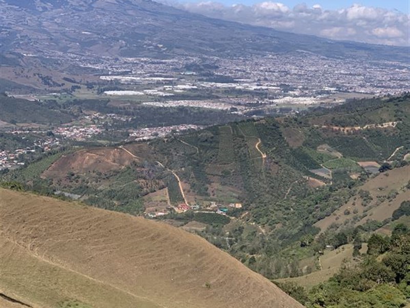 52.9 Ac Mountain Estate in Cartago : Cartago : Costa Rica