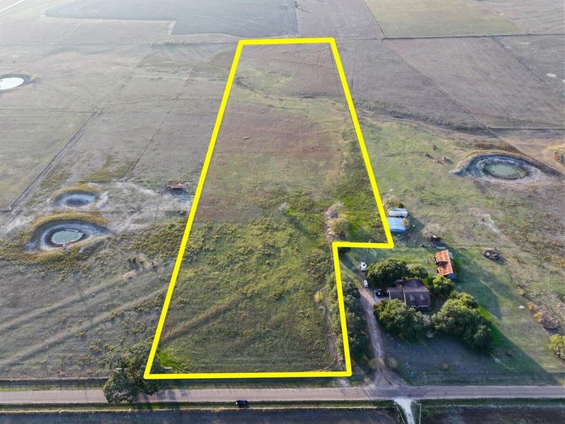16 Acres, 5895 Farek Loth Road : Schulenburg : Fayette County : Texas