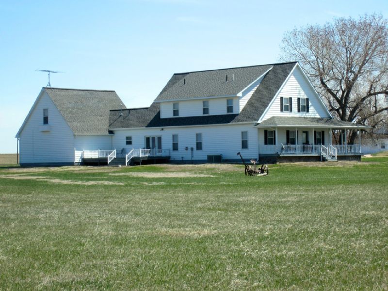 White Lake Hunting Lodge : White Lake : Aurora County : South Dakota