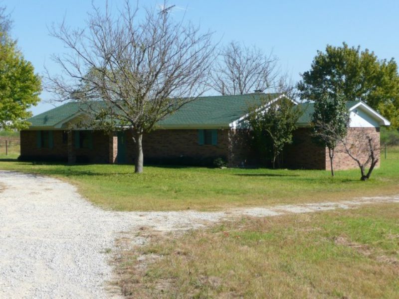 Home with Arena & 7 Acres, Ranch for Sale in Texas, 69980 RANCHFLIP