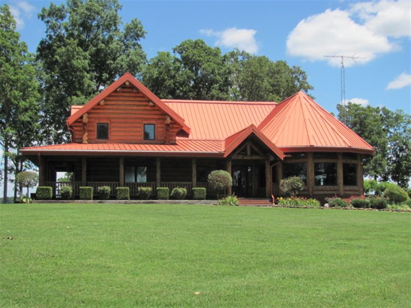 230 Acres with 28 Acre Private Lake : Huntingdon : Carroll County : Tennessee