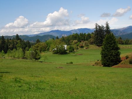 Secluded Mountain Shadow Ranch : Trail : Jackson County : Oregon