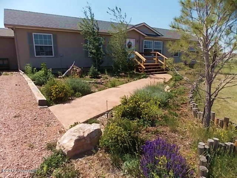 10 Acres, Ranch Style Home. : Sundance : Crook County : Wyoming