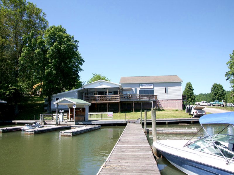 Magnum Point Marina - Sml : Union Hall : Franklin County : Virginia